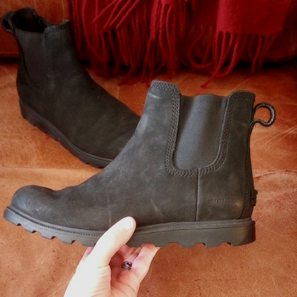 Sorel Waterproof Black Leather Chelsea Short Pull On Boots